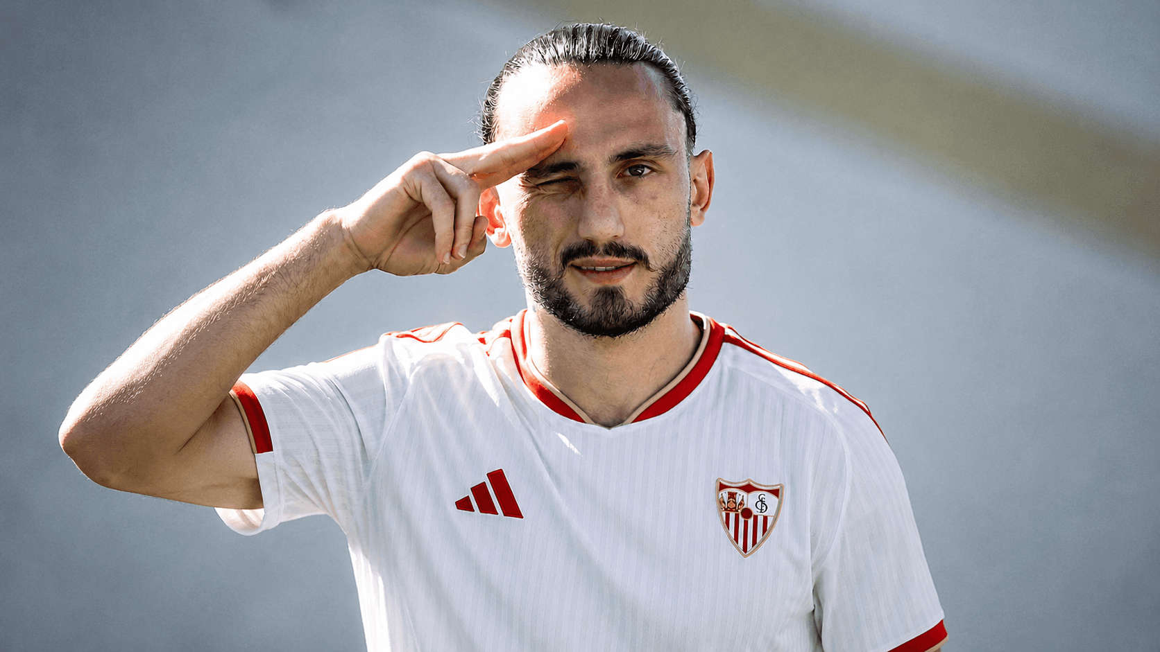 Kochorashvili, nuevo jugador del Sevilla FC hasta 2030
